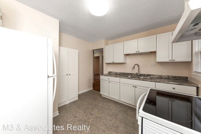 Building Photo - 3 br, 1 bath House - 1272 Zettler Road