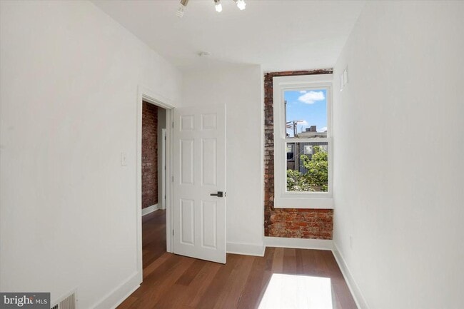 Building Photo - 2636 Manton St