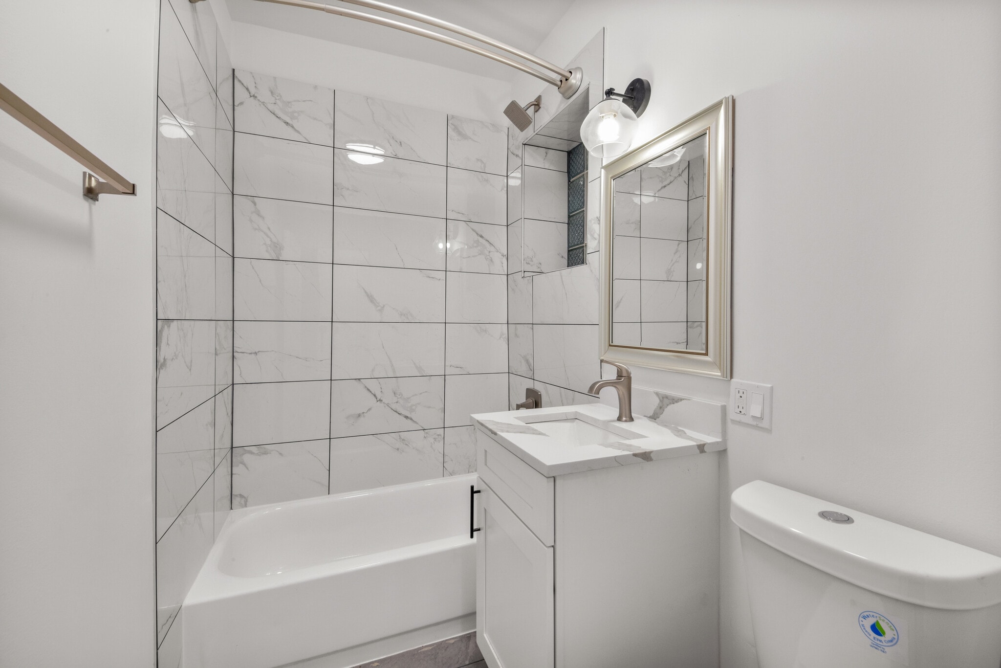 Building Photo - 1904 N Whipple St