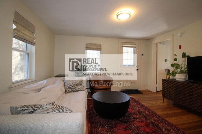 Building Photo - 19 Foyes Ln