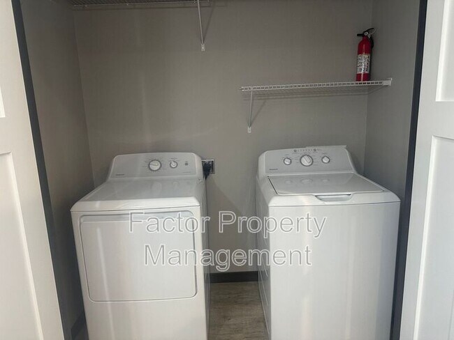 Building Photo - 308 Prairie Rose Trl