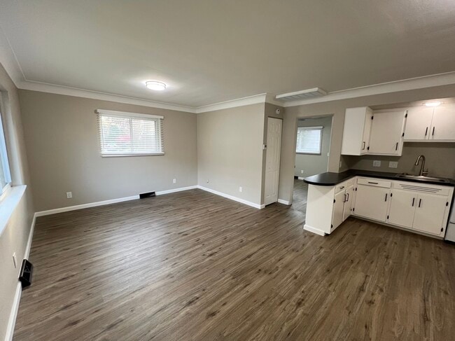 Building Photo - 3317 Bampton Ave