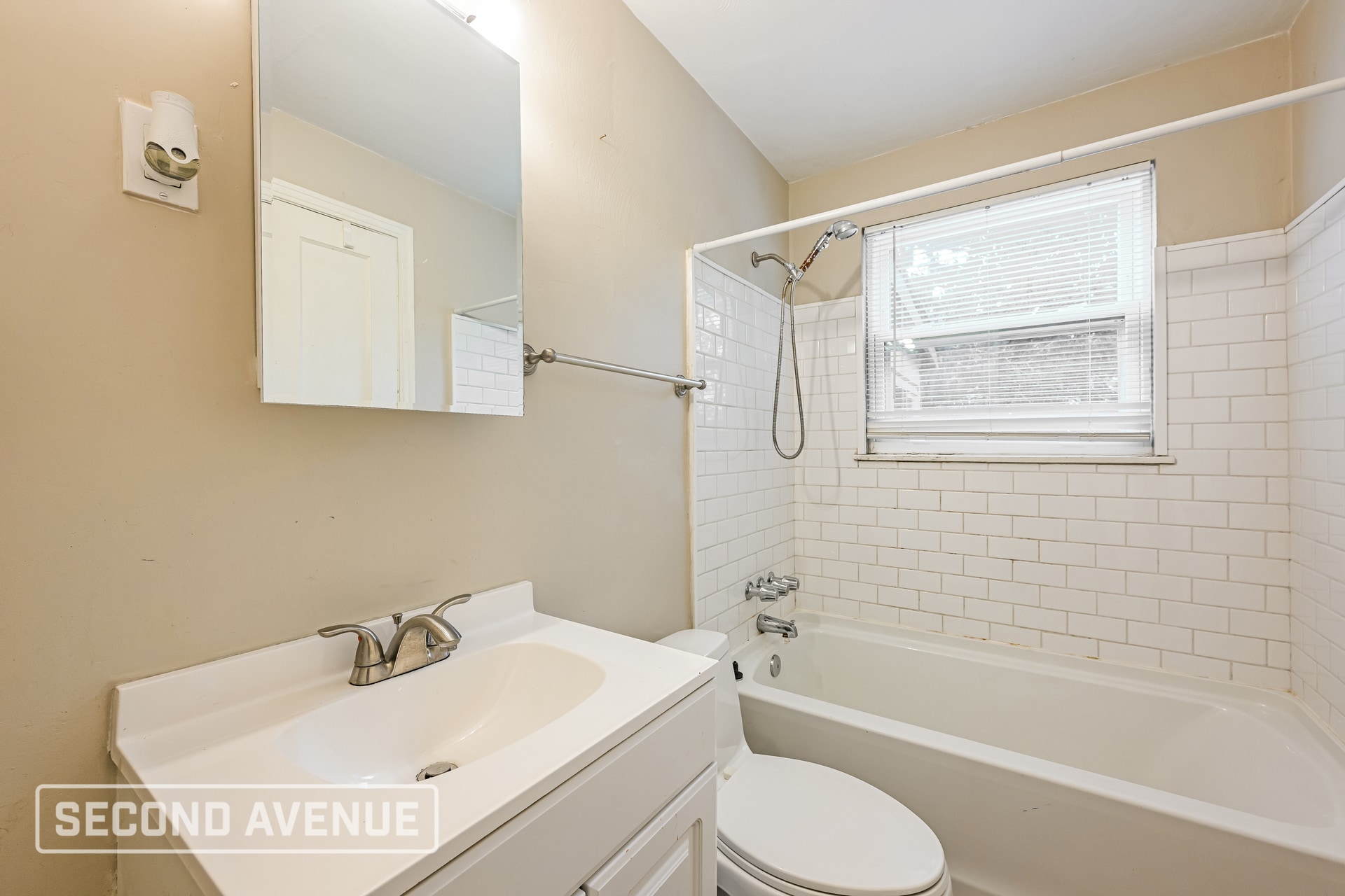 Building Photo - 223 Auburn St