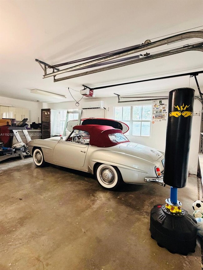 Building Photo - 21025 NE 38th Ave