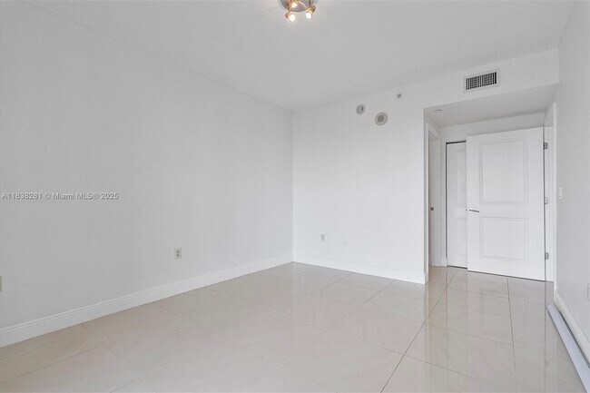 Building Photo - 1250 S Miami Ave