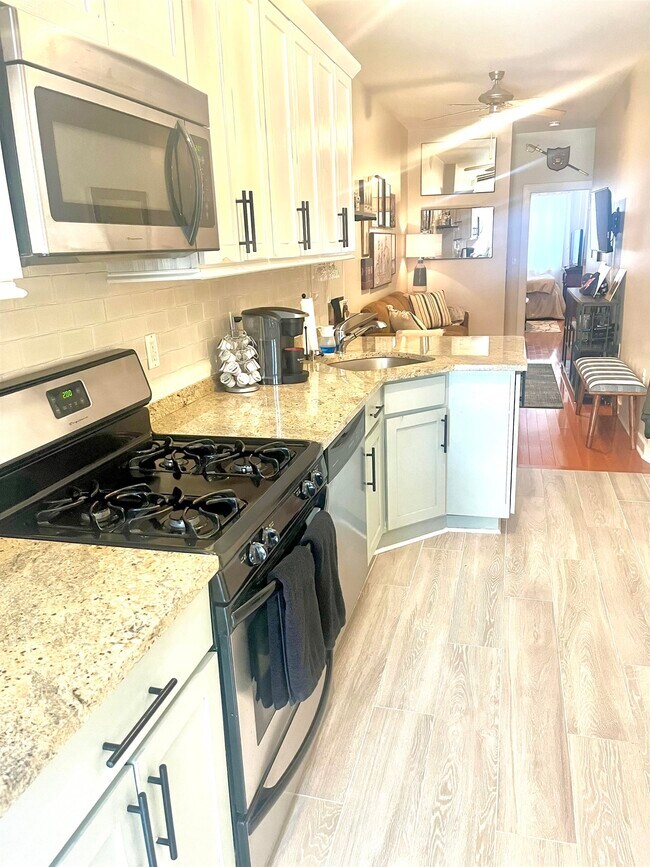 Building Photo - 422 Bloomfield St