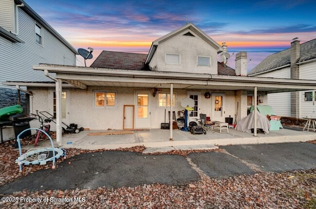 Building Photo - 1326 Winton St