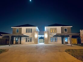 Building Photo - 413 Rafael Dr
