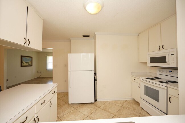 Building Photo - 45 11th St