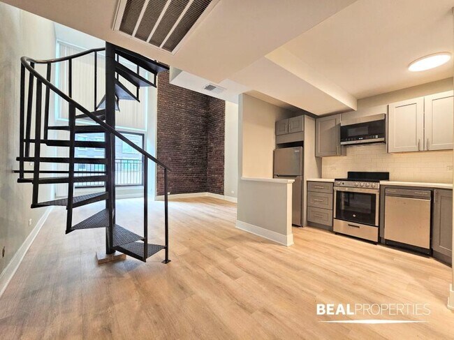 Building Photo - 1 bedroom in CHICAGO IL 60610