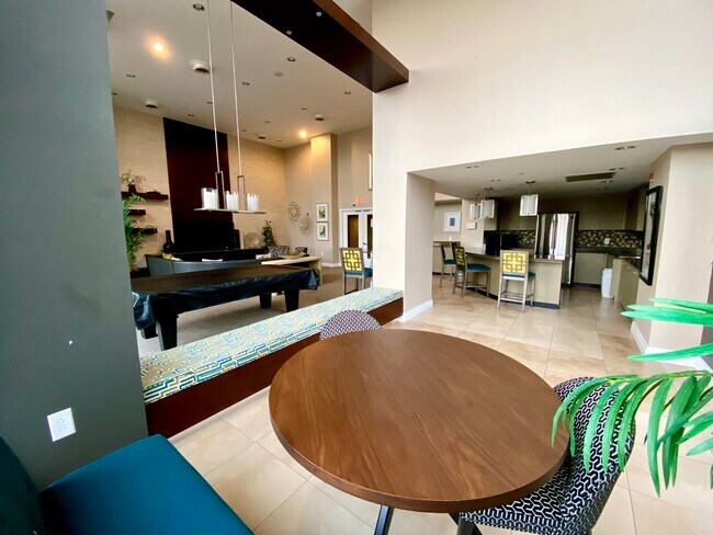 Building Photo - 2451 Midtown Ave