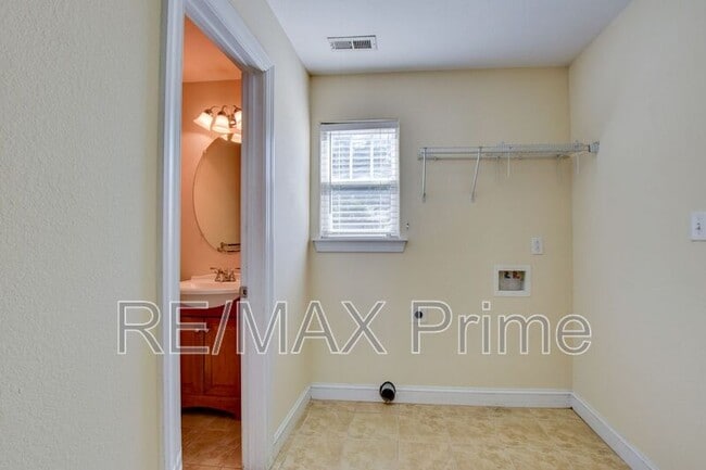 Building Photo - 4923 Krick St