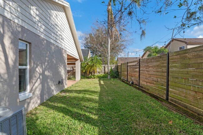Building Photo - Spacious 3-Bed, 2-Bath Home in Casselberry