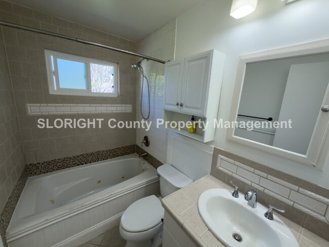 Building Photo - AVAILABLE NOW - Spacious Home in Laguna Lake - 4 Bed / 2 Bath