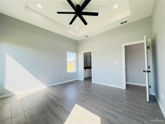 Building Photo - 43 N Woody Rd