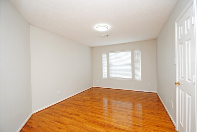 Building Photo - 1115 Oxford Mills Ln