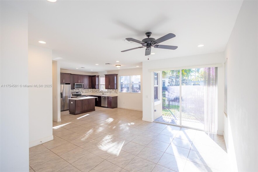 Building Photo - 6950 Pines Cir