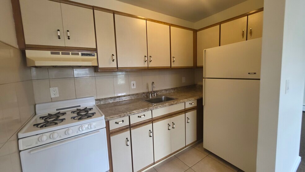 Building Photo - 77 Colgate St
