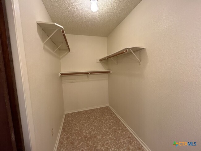 Building Photo - 3422 Chisholm Trail