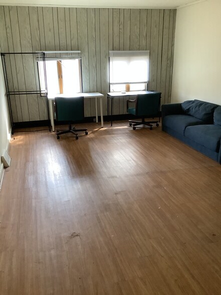 2nd Floor (2nd Bedroom - 411 Atwood St