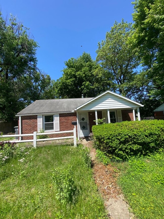 Primary Photo - Great 2 Bed home
