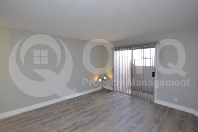 Building Photo - 518 S Allred Dr