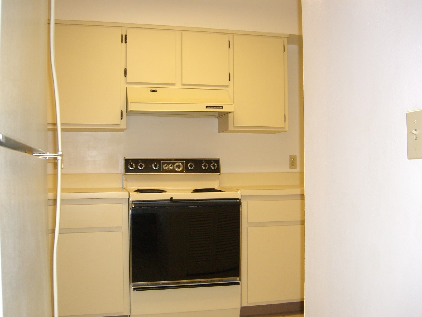 Range - 5537 Sea Forest Dr