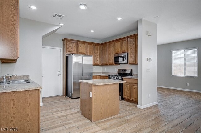 Building Photo - 684 Sumatra Pl