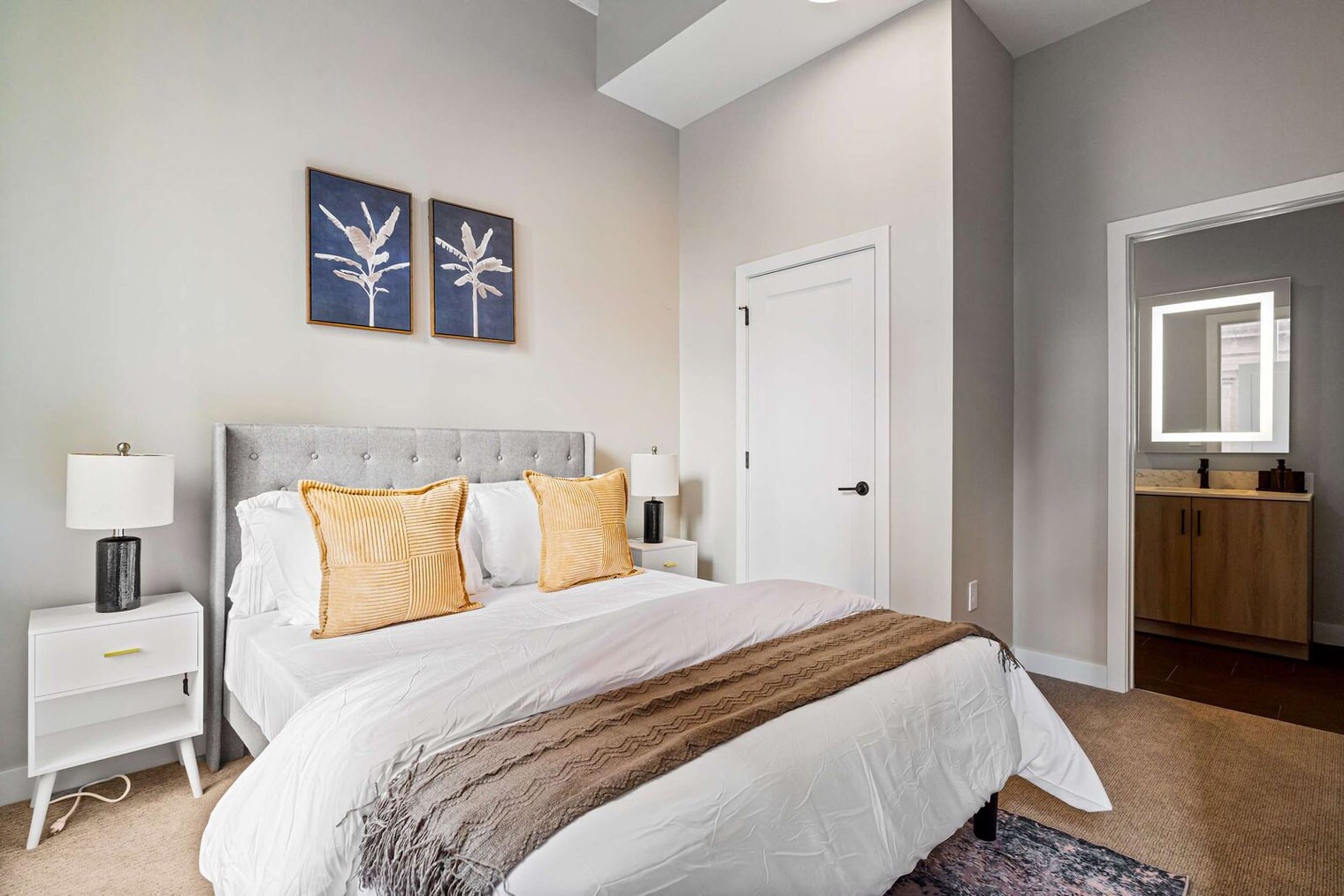 Building Photo - 205 W 4th St