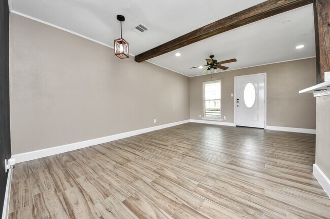 Building Photo - 12733 7th St
