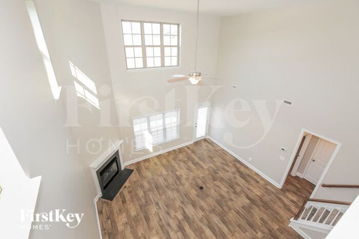 Building Photo - 825 Walton Ct
