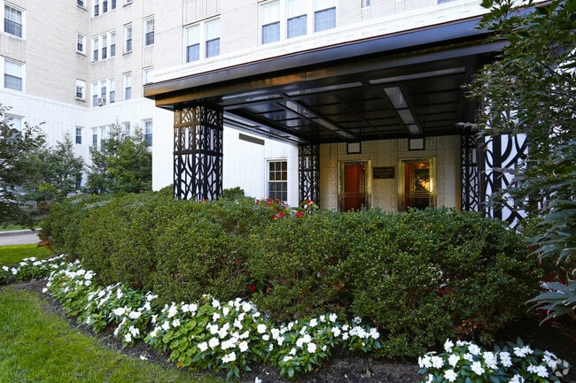 Building Photo - The Royal York Apartments