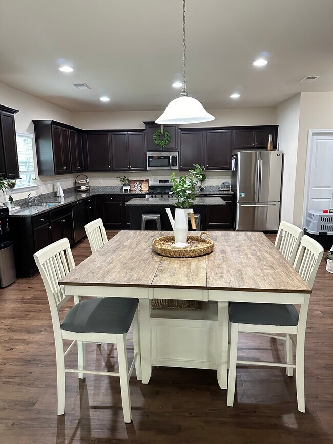 Building Photo - 1030 Campbell Ridge Dr