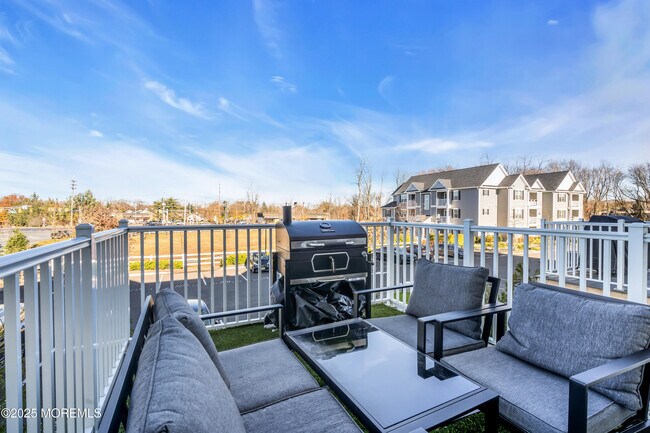 Building Photo - 2002 Evans Ln