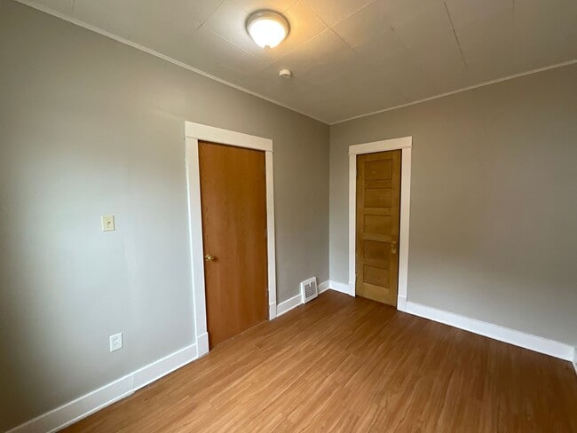 Building Photo - 3392 W 49th St