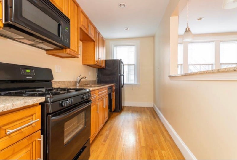 Building Photo - 136 Highland Ave