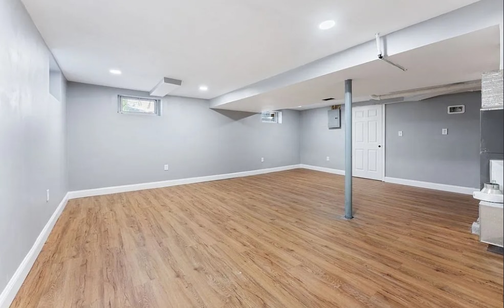 Building Photo - 71 Gladeside Ave