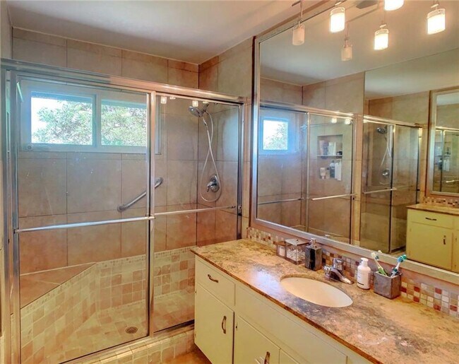 Building Photo - 2911 Kassarine Pass