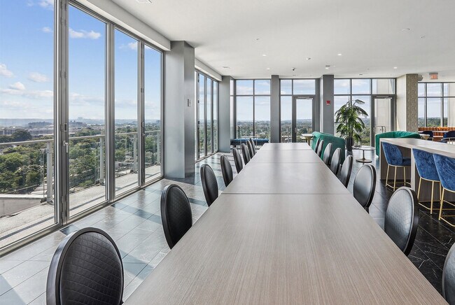 Building Photo - 3110 Mt Vernon Ave