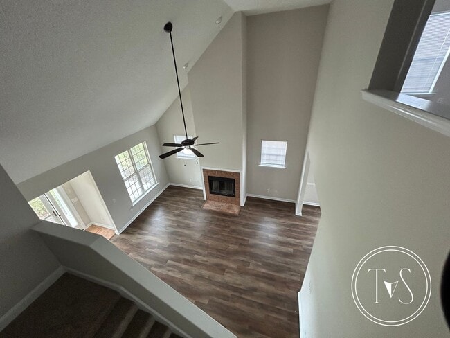 Building Photo - 1825 Lawnwood Dr