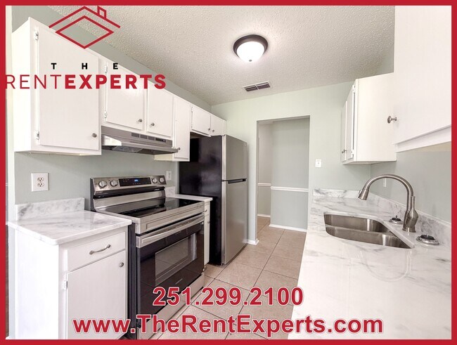 Building Photo - 9760 Royal Woods Dr N