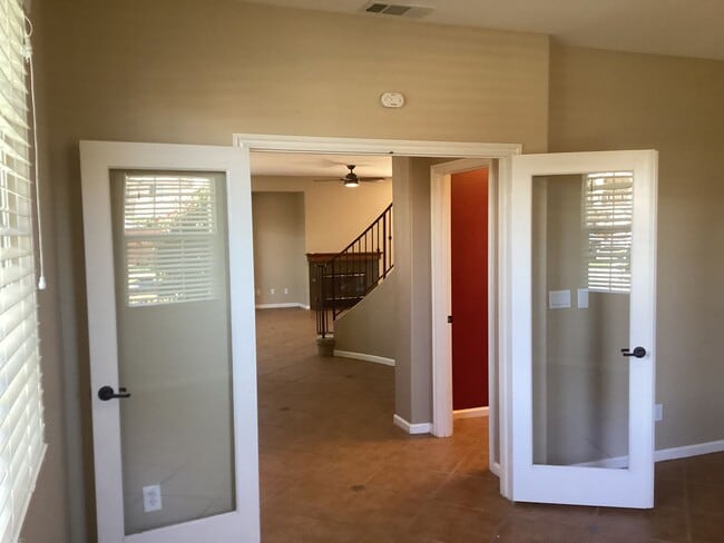 Building Photo - Beautiful Large Two Story Home is Centrall...