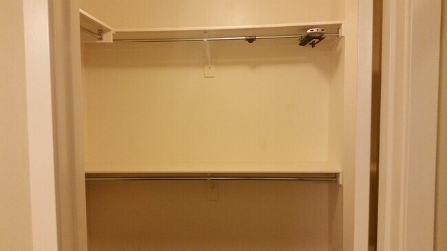 Primary Walk-In Closet - 10608 S Topview Rd