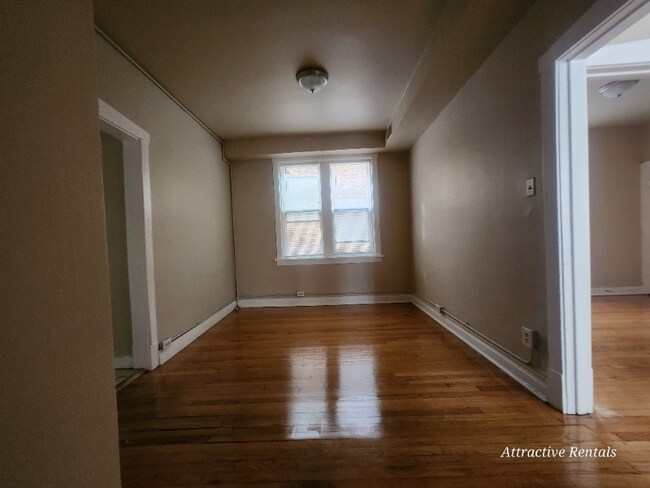 Building Photo - 1158 S Mason Ave