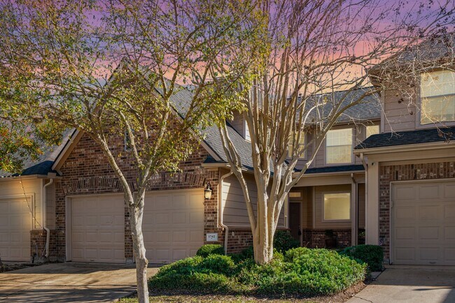 Primary Photo - 1742 Pepper Hill Ln