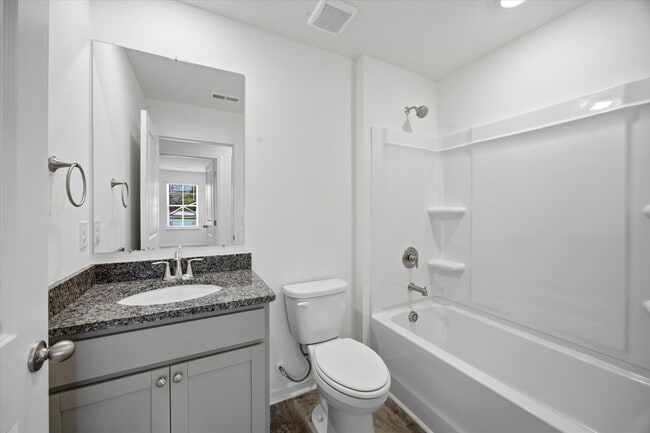 Building Photo - 702 N Saulsbury Ln