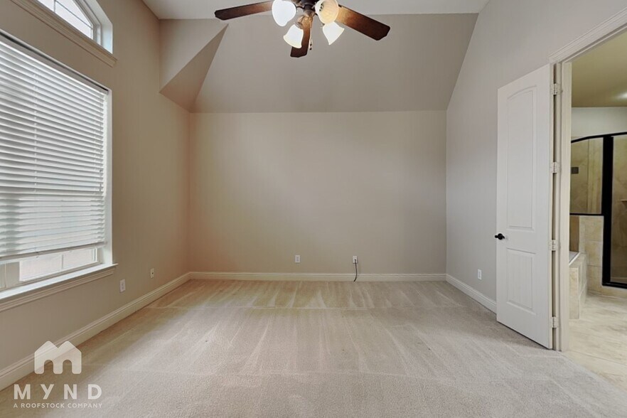 Building Photo - 2204 Apollonia Ln