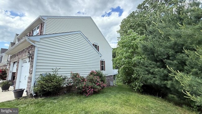Building Photo - 1228 Madison Ln