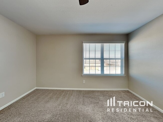 Building Photo - 900 American Monarch Dr
