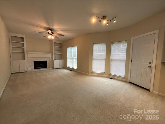 Building Photo - 10411 Rougemont Ln